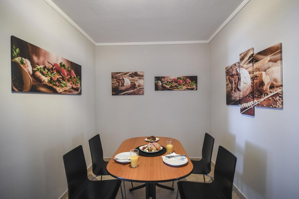 Salt Hill Apartmanok เอ็กแกร์ซาโลก ภายนอก รูปภาพ