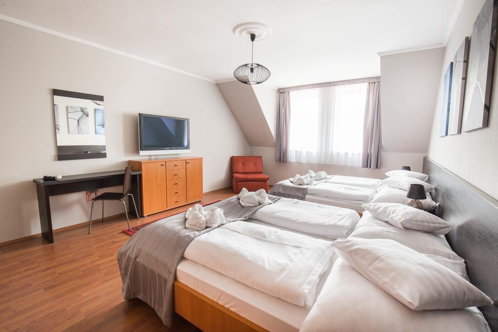 Salt Hill Apartmanok เอ็กแกร์ซาโลก ภายนอก รูปภาพ