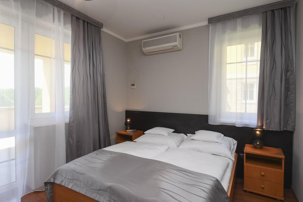 Salt Hill Apartmanok เอ็กแกร์ซาโลก ภายนอก รูปภาพ